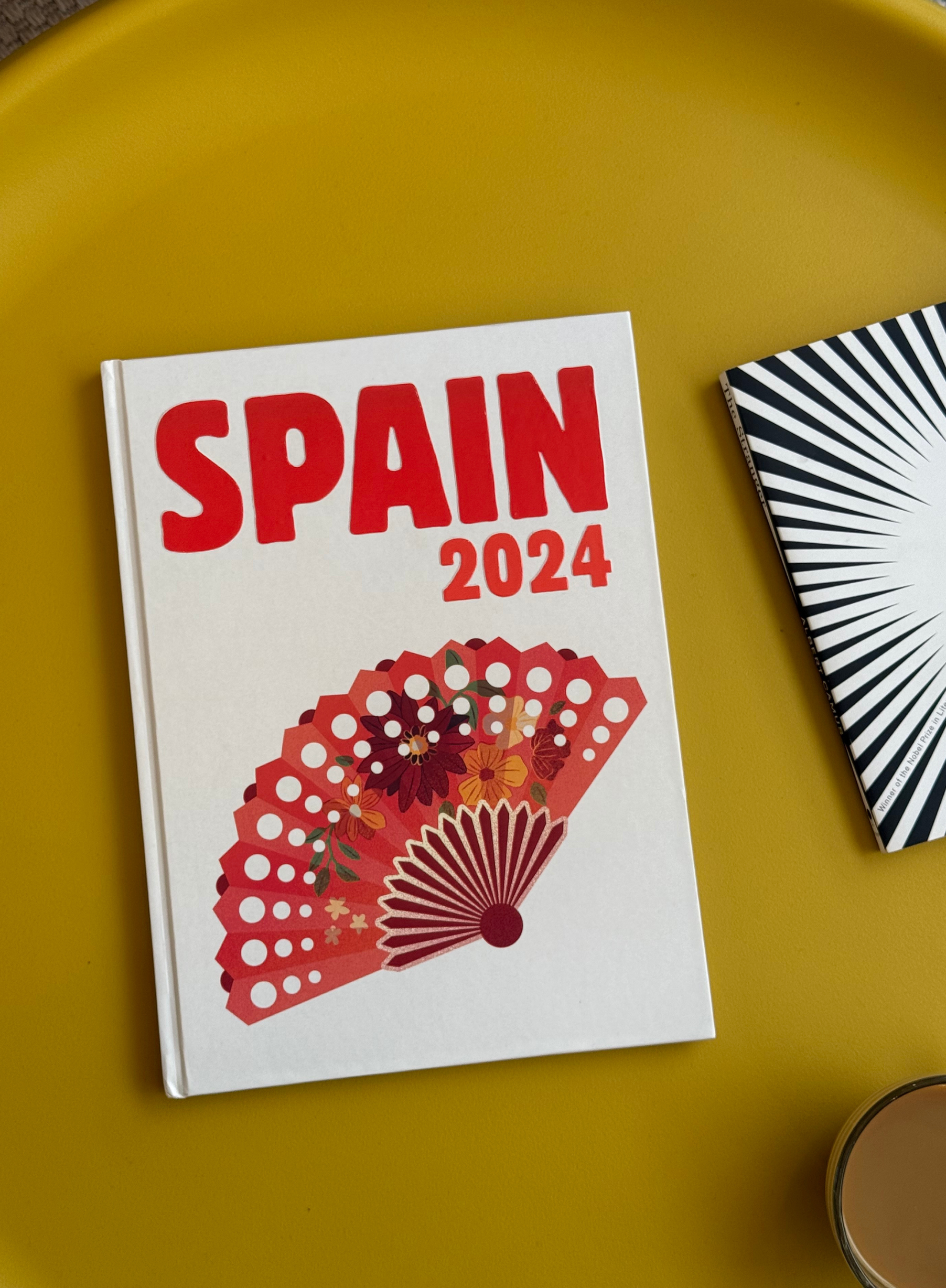 TRAVEL PHOTOBOOK
